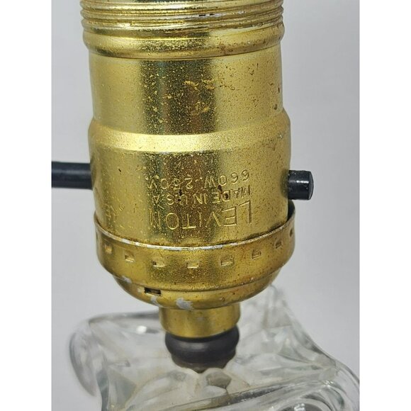 Vintage Working Leviton Glass Brass Table Lamp Ribbed Column Design Base - Picture 5 of 12